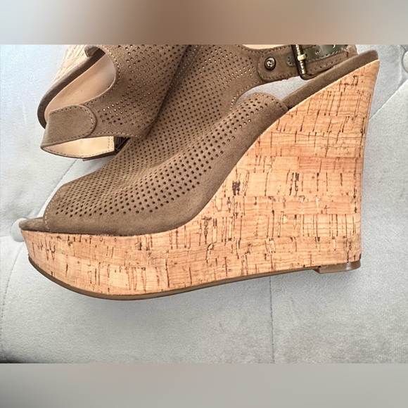 Guess - Olive Green - Wedge Heels - Size 8.5 - Picture 3 of 12